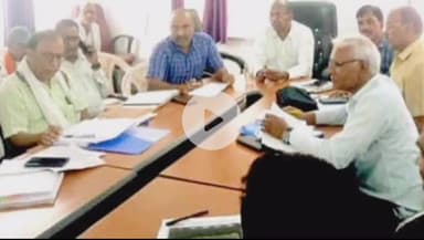 सिंगरौली: 20 जून से पहले डगवेल का निर्माण कार्य पूरा करें: जनपद पंचायत बैढन में सीईओ ने दी हिदायत