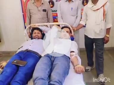 श्योपुर: पहली जिला पंचायत सदस्य की स्मृति में रक्तदान शिविर, 32 लोगों ने किया रक्तदान, हुए सम्मानित