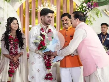 सारंगपुर: भोपाल में सीएम मोहन यादव के पुत्र डॉ. अभिमन्यु की सगाई में शामिल हुए सारंगपुर विधायक गौतम टेटवाल