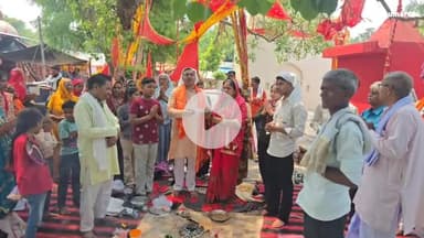 नगर पंचायत अध्यक्ष श्याम बिहारी भोजवाल डॉ ममता भोजवाल के साथ पहुंचे इलावांस देवल ,सत्यनारायण कथा के साथ किया भंडारा।