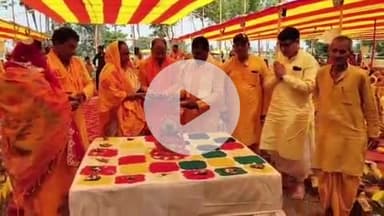 घोसी: कोर्रा गांव में गायत्री महायज्ञ के दूसरे दिन देव पूजन एवं हवन यज्ञ का आयोजन