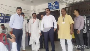 भभुआ: वेयरहाउस में आगामी विधानसभा चुनाव को लेकर EVM और VVPAT की जांच की गई