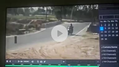 अमरोहा: अमरोहा देहात में कार और बाइक की टक्कर, बाइक सवार बाल-बाल बचा, हादसा CCTV में कैद हुआ