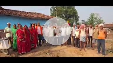 पांकी: नवागढ़ कंदा खाड के ग्रामीणों ने श्रमदान कर सड़क बनाई