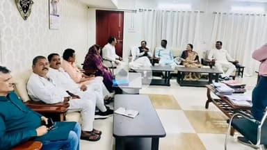 चंदला: छतरपुर जिला प्रबंध समिति की भोपाल में बैठक, विधायक दिलीप अहिरवार भी रहे मौजूद