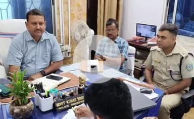 बेरमो: एसडीपीओ वशिष्ठ नारायण सिंह ने थाना परिसर में की क्राइम मीटिंग, दिए दिशा-निर्देश