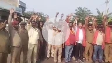 विभूतिपुर: भुतेश्वर चौक पर बिहार ड्राइवर महासंघ के प्रखंड स्तरीय कार्यालय का रविवार को हुआ उद्घाटन