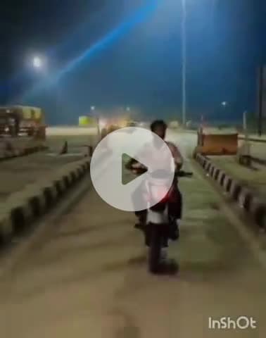 जानसठ: मीरापुर क्षेत्र के मुझेड़ा टोल प्लाजा हाईवे मार्ग पर बाइक सवार युवक का स्टंटबाजी करते हुए वीडियो सोशल मीडिया पर हुआ वायरल