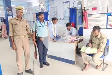 बलरामपुर: बलरामपुर के बैंक, डाकघर व जनसेवा केंद्रों पर सुरक्षा के लिए चेकिंग अभियान, साइबर फ्रॉड के बारे में जागरूक किया गया