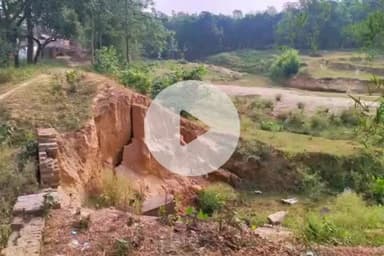 तुलसीपुर: धधिंया नाले की कटान से डिहआ गांव के अस्तित्व को खतरा, गांववासियों ने कटान रोकने के लिए जिलाधिकारी से की मांग