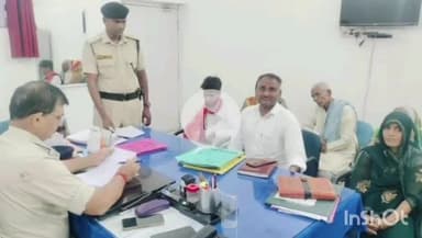 भभुआ: समाहरणालय में पुलिस उपाधीक्षक द्वारा जनता की समस्याओं के त्वरित निवारण के लिए जनसुनवाई का आयोजन किया गया