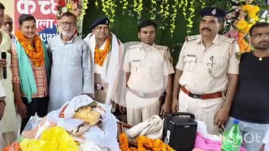 काराकाट: कछवां थाना परिसर में विदाई सह सम्मान समारोह का किया गया आयोजन