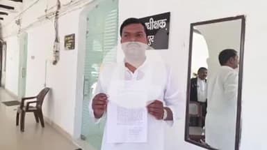 सुल्तानपुर: दोस्तपुर नगर पंचायत अध्यक्ष के पति ने चुनाव लड़ने वाले दावेदार को धमकाया, पीड़ित ने पुलिस अधीक्षक से की शिकायत