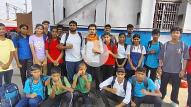 सासाराम: रोहतास की 30 सदस्यीय बॉक्सिंग टीम कटिहार के लिए रवाना हुई