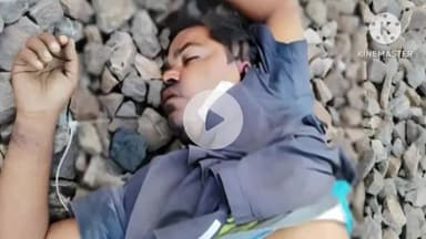 కేసముద్రం: కేసముద్రం రైల్వే స్టేషన్ సమీపంలో రైలు నుండి జారిపడి గుర్తు తెలియని వ్యక్తి మృతి