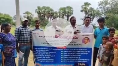 మద్దిరాల: విద్యార్థులను ప్రభుత్వ పాఠశాలల్లోనే చేర్పించాలి: చౌళ్ల తండాలో ప్రధానోపాధ్యాయులు రాజేంద్ర ప్రసాద్