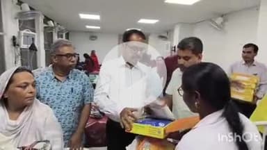 भभुआ: सदर अस्पताल में जननी बाल सुरक्षा योजना के तहत डीएम ने लाभार्थियों को जच्चा-बच्चा किट का वितरण किया