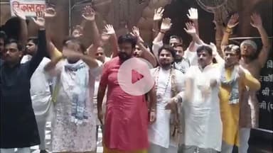 मथुरा: वृन्दावन: राधाबल्लभ मंदिर के सेवायतों ने बांके बिहारी मंदिर के सेवायतों को दिया समर्थन