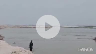 पलिया: तहसील क्षेत्र के अंतर्गत शारदा नदी में युद्ध स्तर पर चल रहा है चैनलाइजेशन का कार्य, मुख्य अभियंता ने दी जानकारी