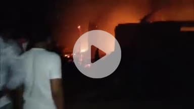 खालवा: खालवा के खार रोड पर किसान के खेत में बने मकान में अचानक आग लग गई