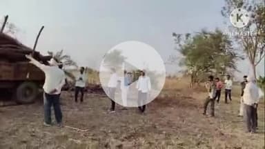 खुरई: भरछा गांव में राजस्व विभाग ने हनुमान जी मंदिर की जमीन से अतिक्रमण हटाया, दबंग का कई सालों से था कब्जा