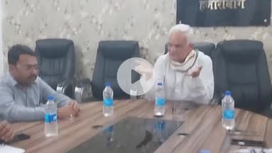 हज़ारीबाग: सड़क सुरक्षा समिति के सदस्य रविन्द्र तिवारी ने सड़क से जुड़े अधिकारियों के साथ बैठक कर दिए निर्देश