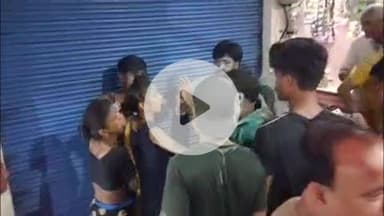 फिरोज़ाबाद: रोडबेज बस स्टैंड के पास हुई जमकर मारपीट, घटना का लाइव वीडियो हुआ वायरल