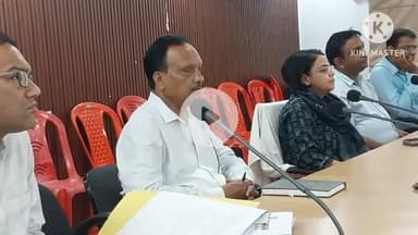 नवादा: डीडीसी ने विभिन्न विभाग के अधिकारियों के साथ आयोजित की समीक्षात्मक बैठक, दिए कई आवश्यक निर्देश