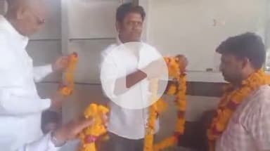 बारां: नगर परिषद उपचुनाव में पार्षद कौशल नागर वार्ड नंबर 13 से 83 वोट से विजयी हुए, कार्यकर्ताओं ने बांटी मिठाई