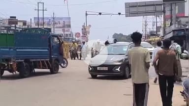 कांके: रांची के कटहल मोड़ के पास ट्रैफिक पुलिस के जवानों के साथ मारपीट, वीडियो वायरल