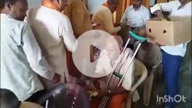 बलरामपुर: विश्व हिंदू महासंघ ने अवर स्थित वृद्धाश्रम में बुजुर्गों को वितरित किया खाद्य सामग्री