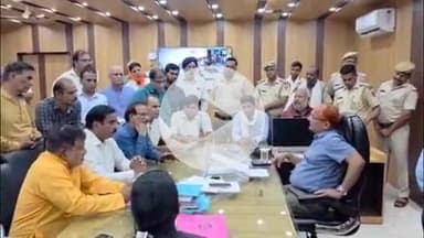 लाडपुरा: हाड़ौती पर्यावरण संरक्षण समिति ने चम्बल नदी को प्रदूषण मुक्त करने की मांग को लेकर निगम आयुक्त को सौंपा ज्ञापन