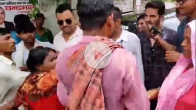 बरेली: कोतवाली थाना क्षेत्र के कचहरी रोड पर दो महिलाओं के बीच हुए विवाद का वीडियो हुआ वायरल