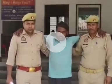 धनौरा: गजरौला थाना पुलिस ने पोक्सो एक्ट में फरार चल रहे वारंटी को गिरफ्तार कर किया चालान