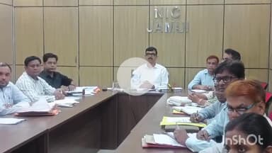 जमुई: जमुई में मुख्य सचिव ने वीडियो कॉन्फ्रेंसिंग के जरिए राज्य की लोक कल्याणकारी योजनाओं की समीक्षा।