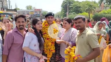 मंदसौर: अग्निवीर सचिन ग्वाला की 8 महीने की ट्रेनिंग के बाद गांधी चौराहे पर हुआ भव्य स्वागत