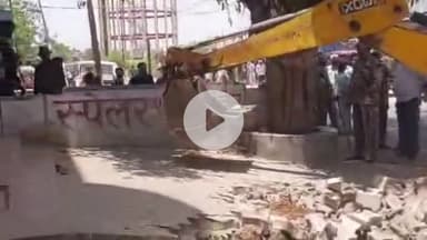 कोल: फ़िरदौस नगर से बरौला ब्रिज तक अवैध अतिक्रमण को नगर निगम ने हटवाया, ₹22 हजार 500 जुर्माना वसूला