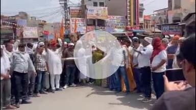 सांगोद: सांगोद क्षेत्र में बिगड़ती कानून व्यवस्था को लेकर कांग्रेस ने किया प्रदर्शन, पुतला जलाकर किया विरोध