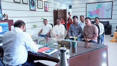 कोडरमा: उपायुक्त के जनता दरबार में अनुकंपा नियुक्ति, आयुष्मान कार्ड संबंधी कई मामले आए, निर्देश दिए गए