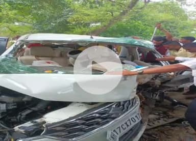 सुल्तानपुर: दखिनवारा गांव के पास सड़क दुर्घटना में दर्जन भर श्रद्धालु घायल, पांच की हालत गंभीर