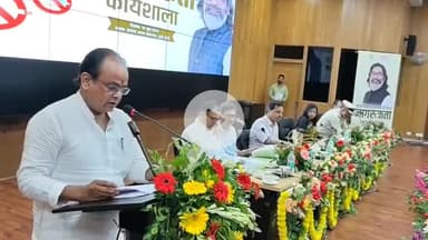 कांके: प्रोजेक्ट भवन में नशा मुक्ति अभियान को लेकर कार्यशाला, स्वास्थ्य मंत्री ने जागरूकता रथ को किया रवाना