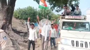 माडा: पहलगाम में हुए आतंकी हमले के विरोध में विश्व हिंदू परिषद ने माडा में निकाली तिरंगा रैली