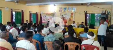 हज़ारीबाग: बरसोत में डाक जीवन बीमा और ग्रामीण डाक जीवन बीमा की बैठक