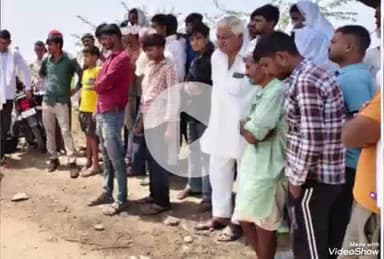 टोड़ारायसिंह सड़क मार्ग पर मोर के पास लावारिश मिला अधेड़ का शव