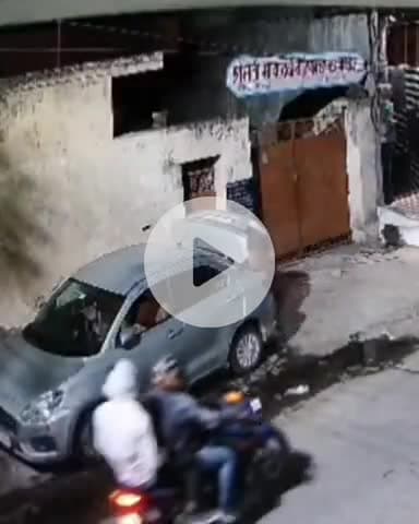 कानपुर: गोविंद नगर में घर के बाहर नकाबपोश बदमाशों ने सर्राफा कारोबारी पर की फायरिंग, घटना सीसीटीवी में कैद