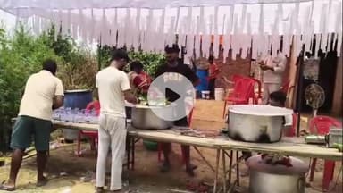 सुल्तानपुर: महादेवपुर चौराहे पर बजरंगबली की पूजा के बाद भंडारे का आयोजन, राहगीरों में वितरित किया गया प्रसाद