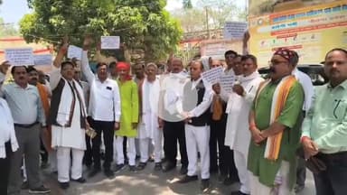 मिर्ज़ापुर: कौशांबी के मृतक रामबाबू तिवारी की मौत के मामले में अखिल भारतीय ब्राह्मण कल्याण संस्थान ने कलेक्ट्रेट में किया प्रदर्शन