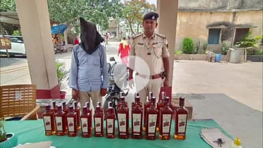 कुटुंबा: अंबा पुलिस ने उदयगंज मोड़ से अंग्रेजी शराब के साथ बाइक सवार धंधेबाज को पकड़ा, झारखंड से ला रहा था शराब