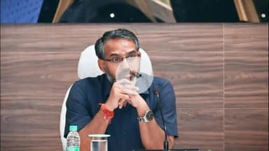 गिरिडीह: उपायुक्त की अध्यक्षता में DC ऑफिस में मनरेगा, प्रधानमंत्री आवास व अन्य योजनाओं को लेकर बैठक