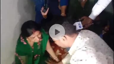 इंदौर: राजा की माँ से मिलकर सोनम के भाई ने मांगी माफ़ी, कहा-'सोनम को हो फांसी', राजा की माँ ने कहा-'राजा के लिए दुखी है गोविन्द'